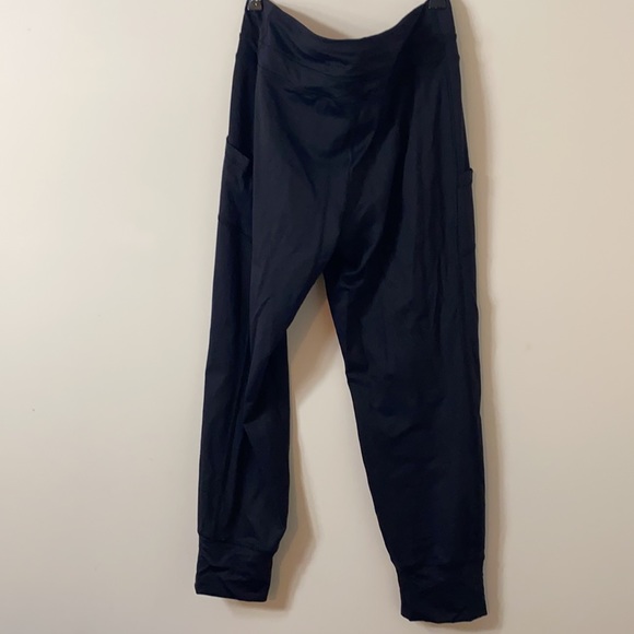 Lolë Sojourn Pants - Picture 5 of 5